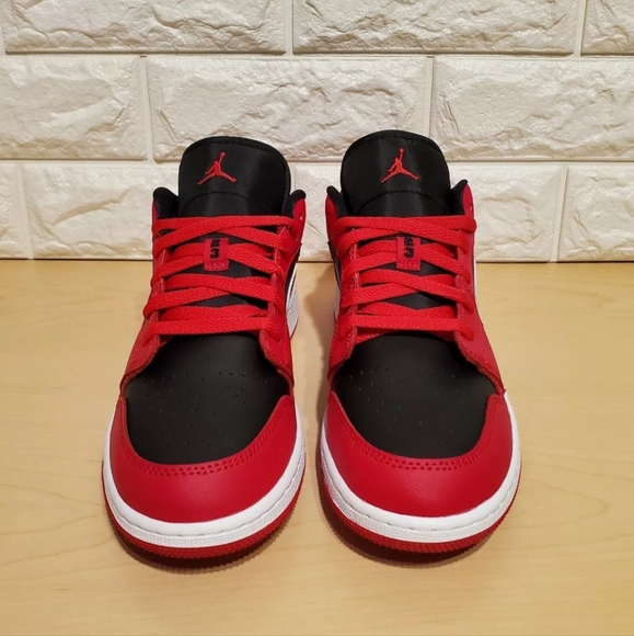 Nike Air Jordan 1 Low GS Size 7Y / Womens Size 8.5 White Very Berry 553560-061 - Picture 9 of 12